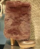 Schuhe und Stiefell mit Fell oder Pelz: Ein modisches Must Have im Herbst-Winter 2010_2011
